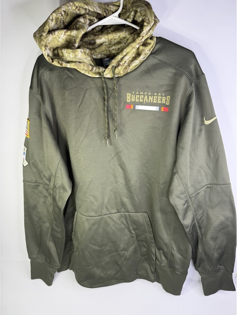 Nike On Field Tampa Bay Bucs Men’s Sz L Salute To Service . 7/B8